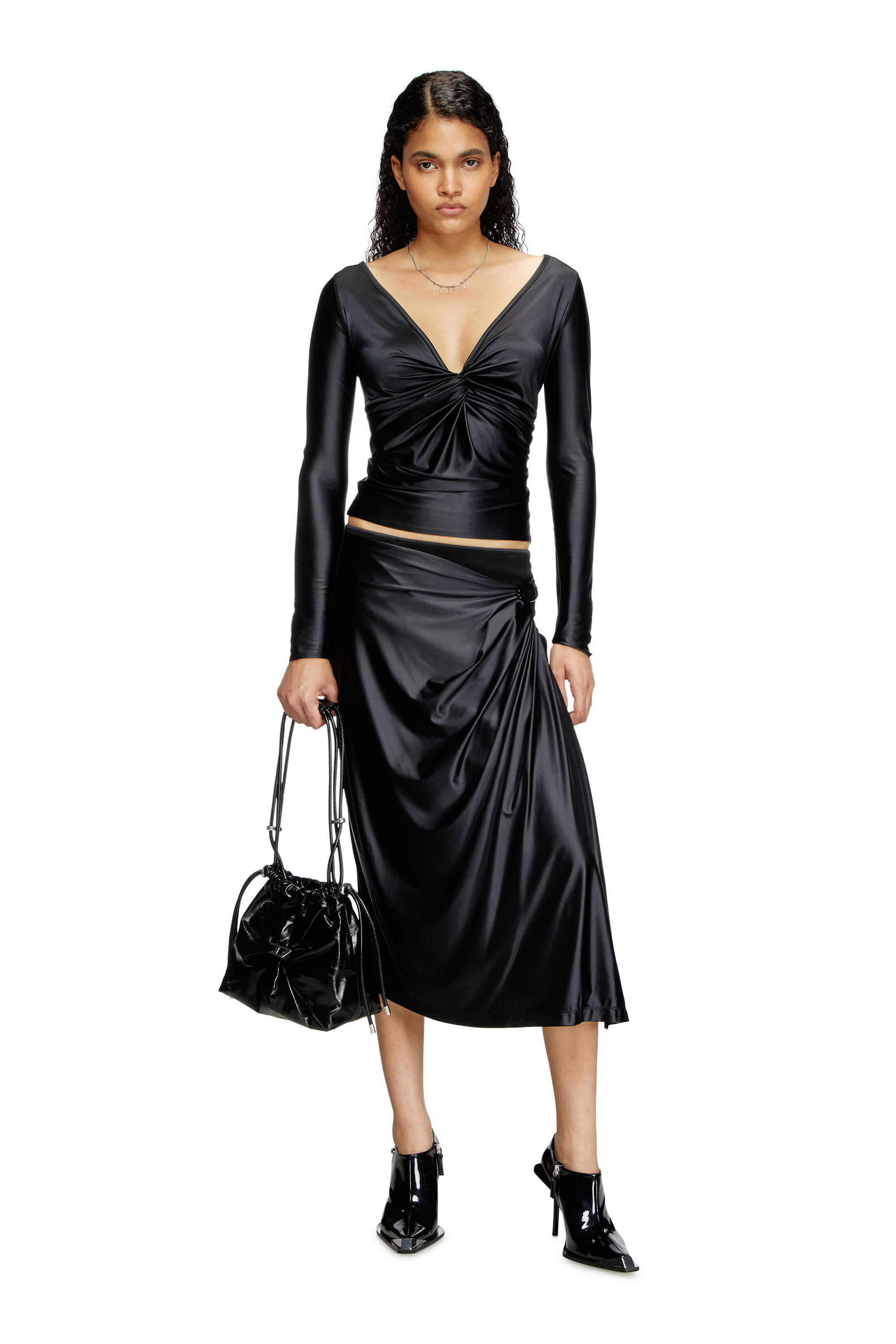 Diesel - SCRUNCH-D BUCKET, Woman's Scrunch-D-Bucket bag in shiny wrinkled leather in Black - 2